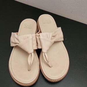 Softt Essie Knotted Sandals Size 8